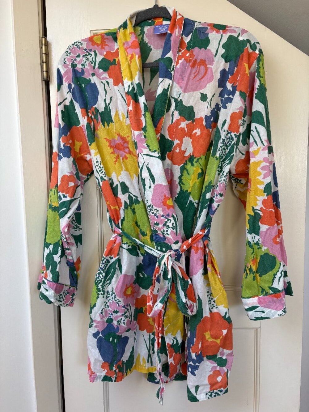 Pine Cone Robe Fine Linens Floral print White Belted Womens S/M wrap